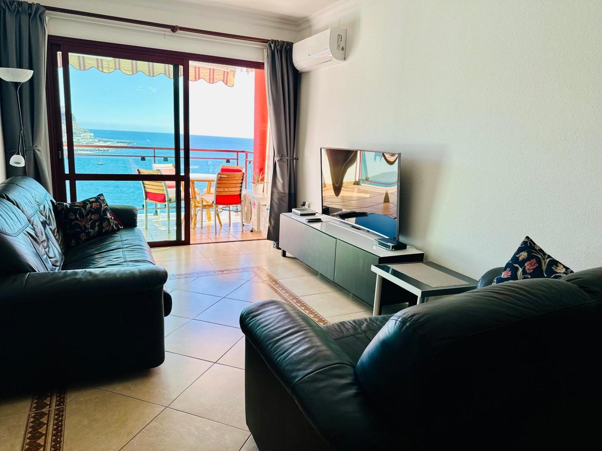 Su Eminencia - Sea View With Modern Comforts *