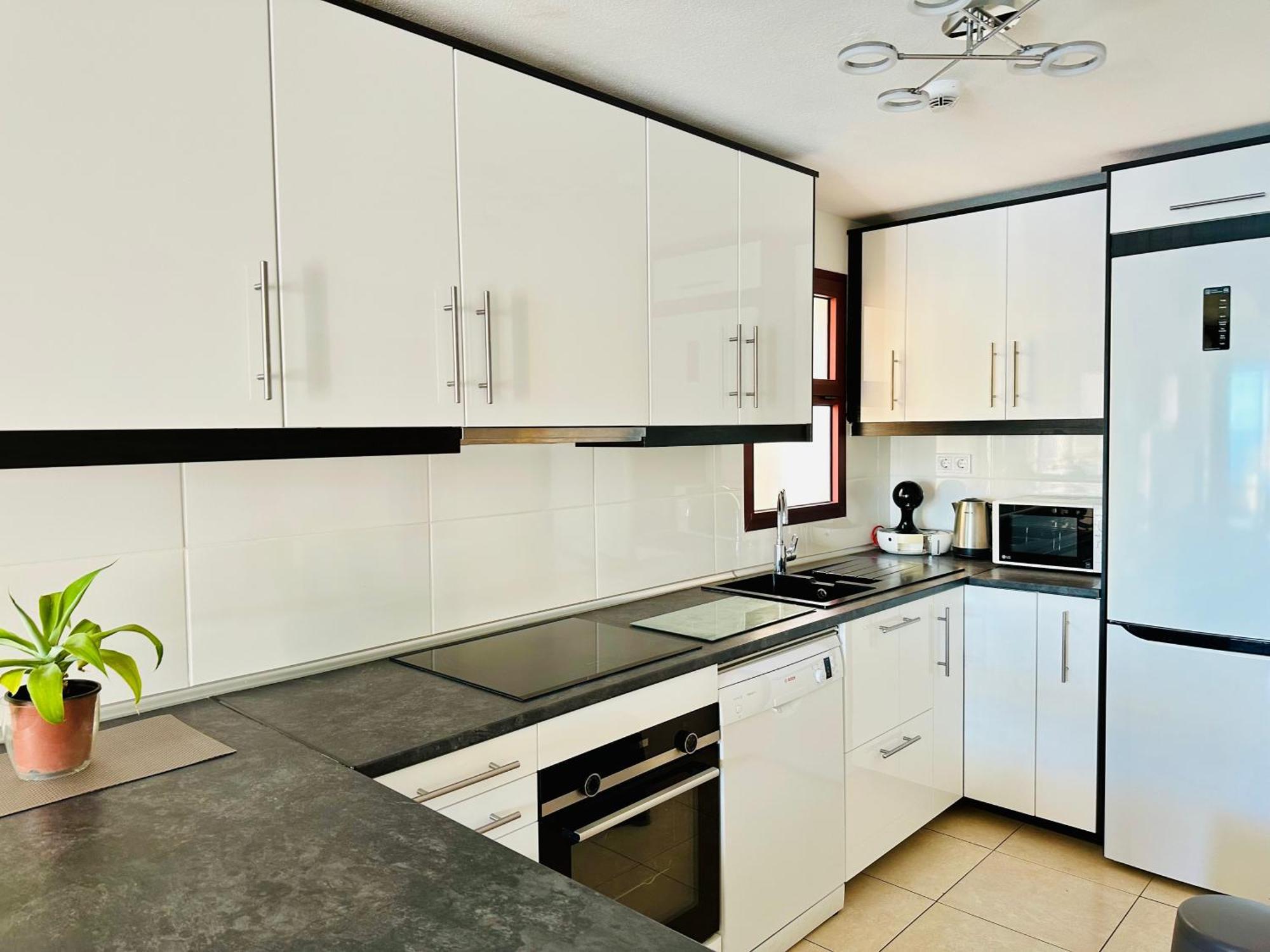 Su Eminencia - Sea View With Modern Comforts Appartement